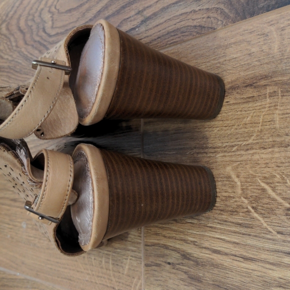 Miss Albright *Anthropologie* Peep Toe Block Heel Sandal Size 9 Tan - Picture 5 of 11